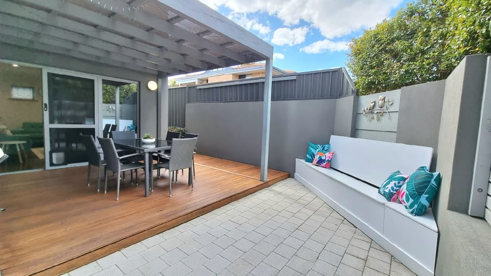 Outdoor seating area, perfect for an afternoon BBQ