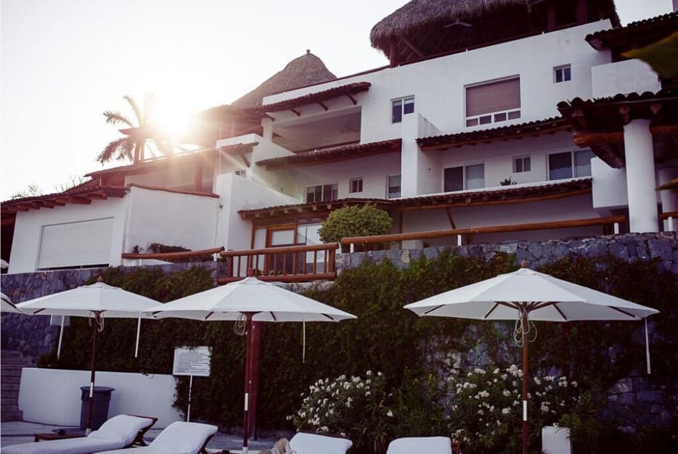 views of the Porto Ixtapa property
