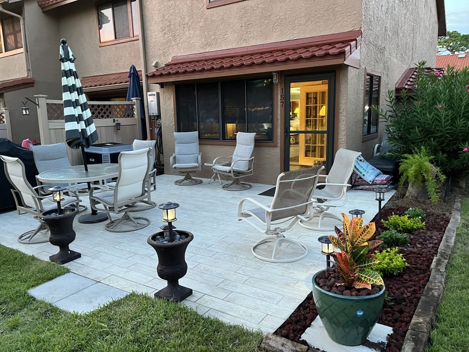 Outdoor dining