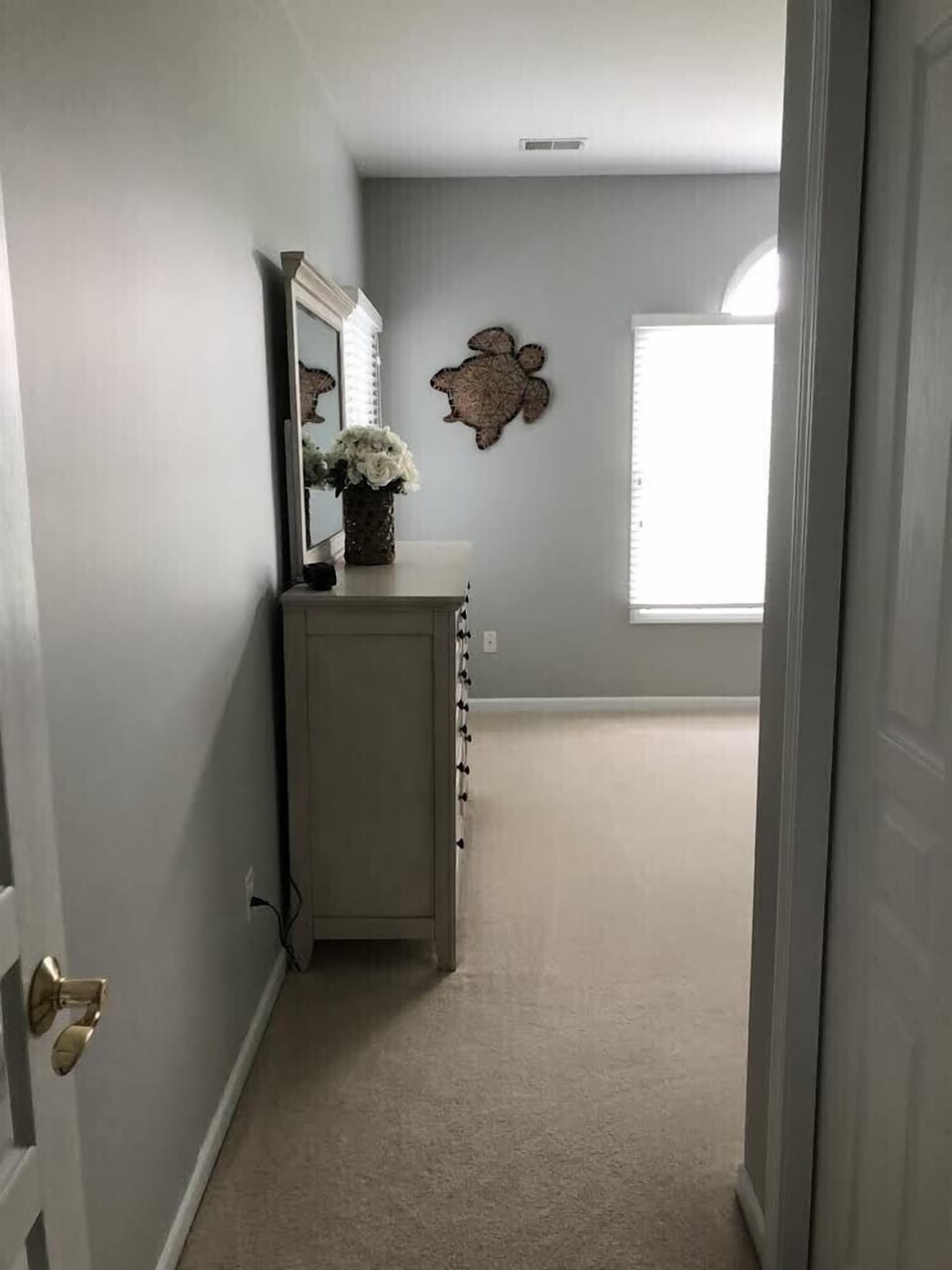 Master bedroom kin bed 