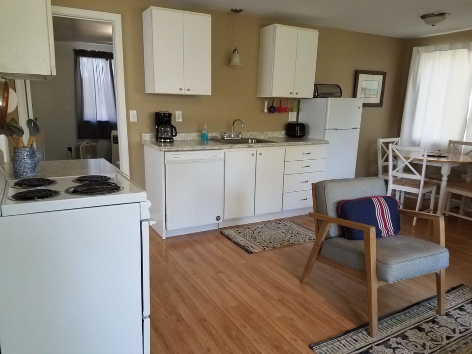 dining table 4 chairs