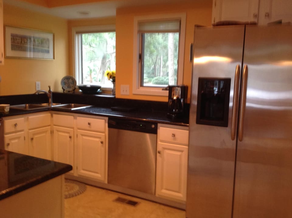 Fully equipped kitchen with a view