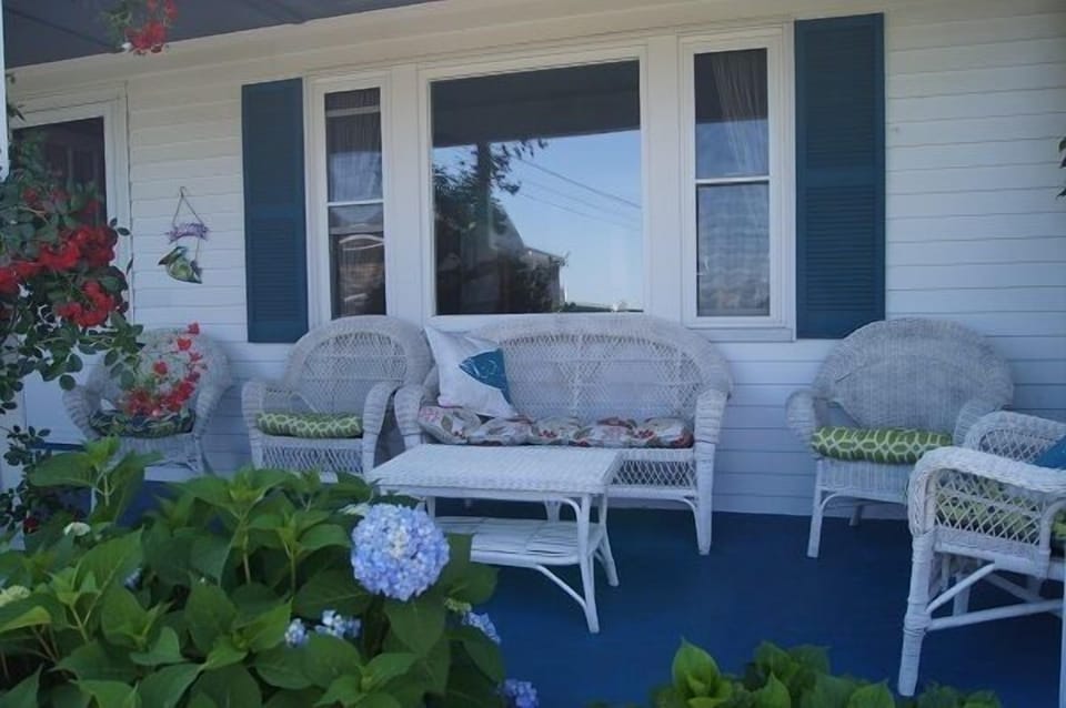 Front porch (our favorite spot)