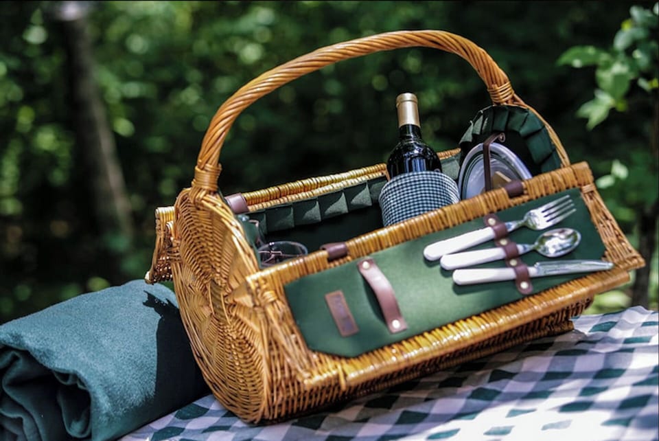 Picnic basket for those with fine taste... 