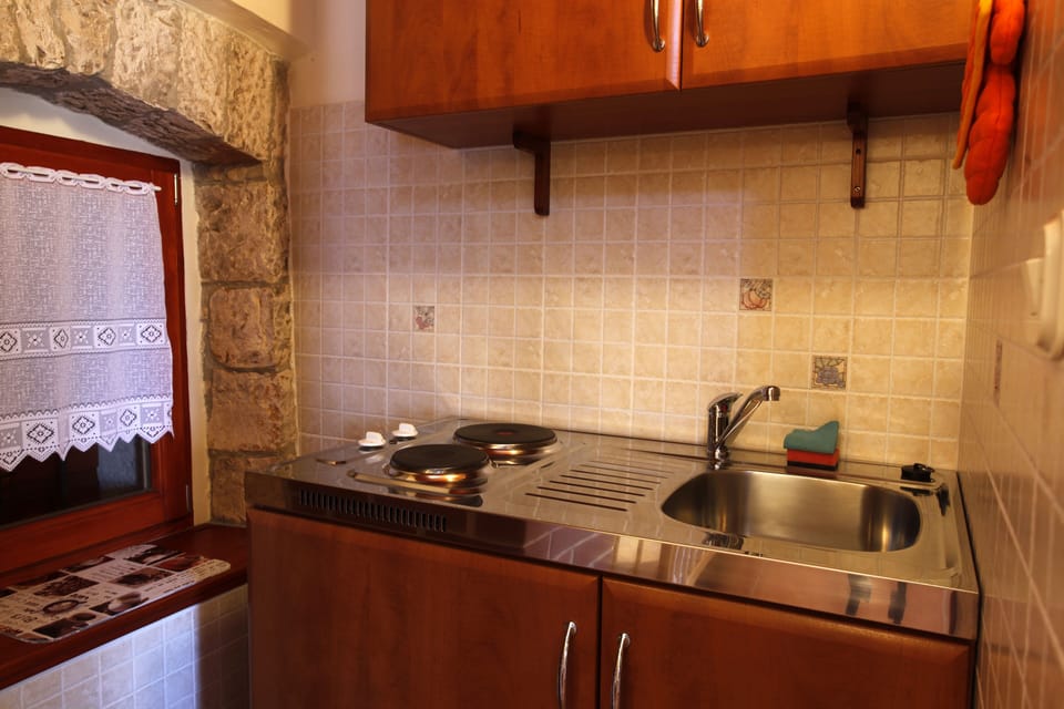 Mini kitchen - studio apartment 3