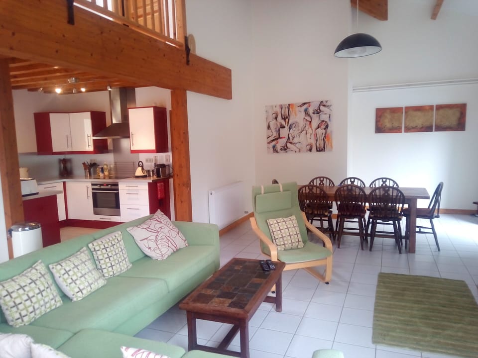 Large open plan living, kitchen and dining area