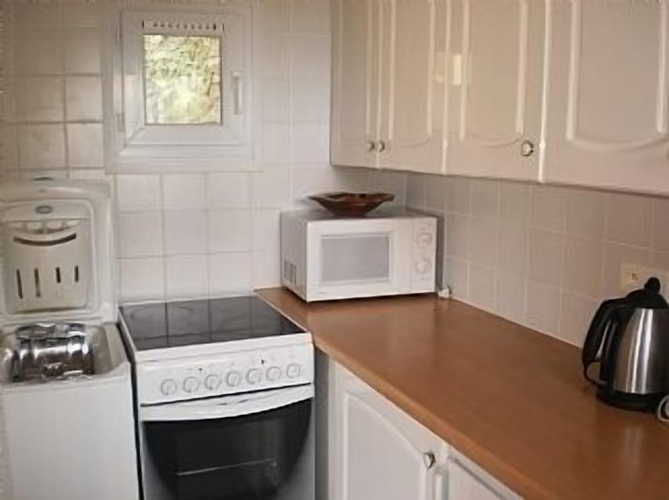 well equipped kitchen