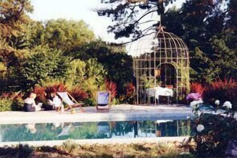 Swimming pool with 'Tonelle'