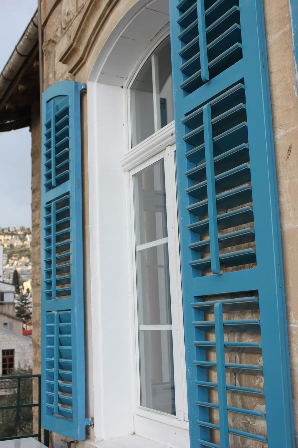 Restored windows and shutters, authentic Templers' features 