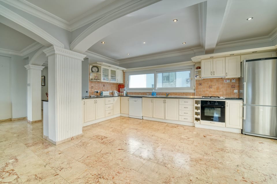 Open plan kitchen dining area