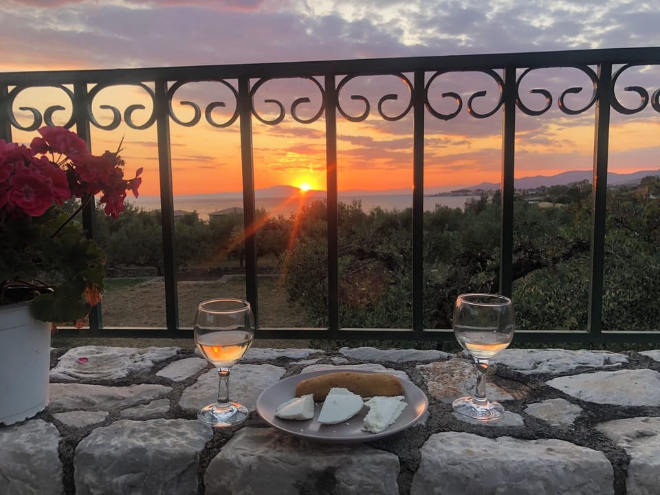 Beautiful sunset  plus snacks and drinks!
