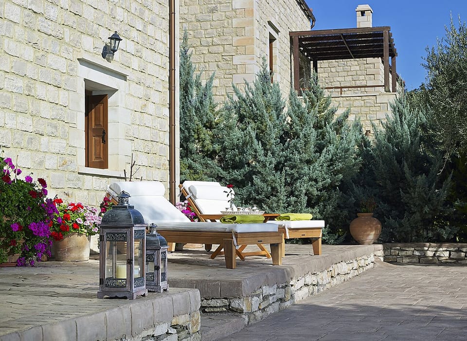 Vederi Estate-exterior