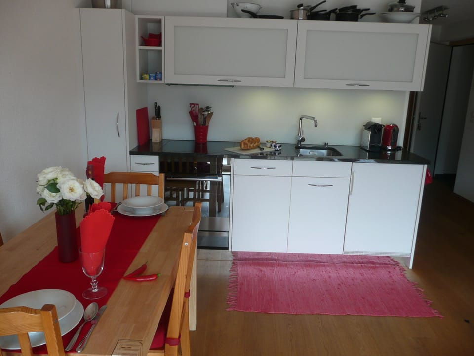 Well stocked & equipped kitchen