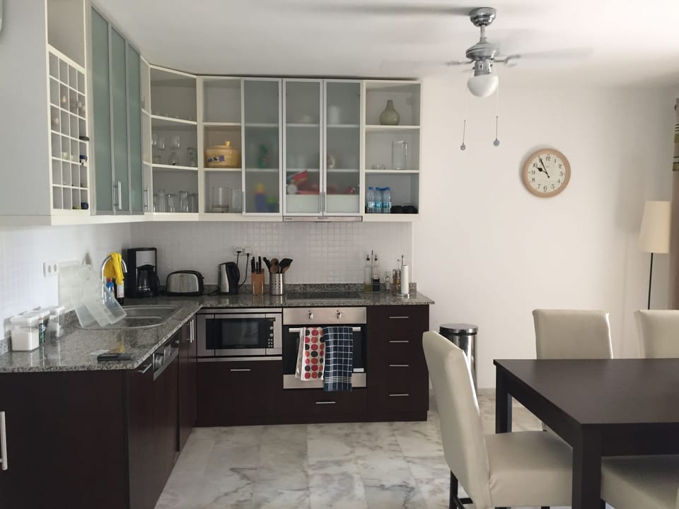 Extensivley equipped Kitchen
