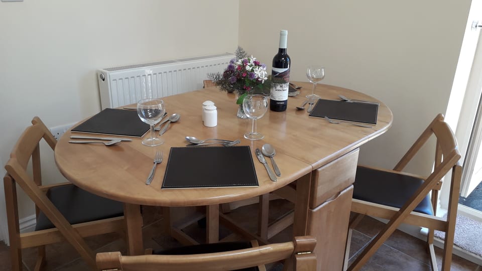 Dining for 4