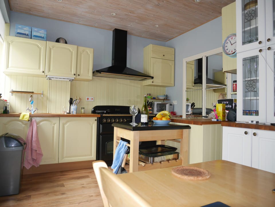 Well Equipped Kitchen Diner