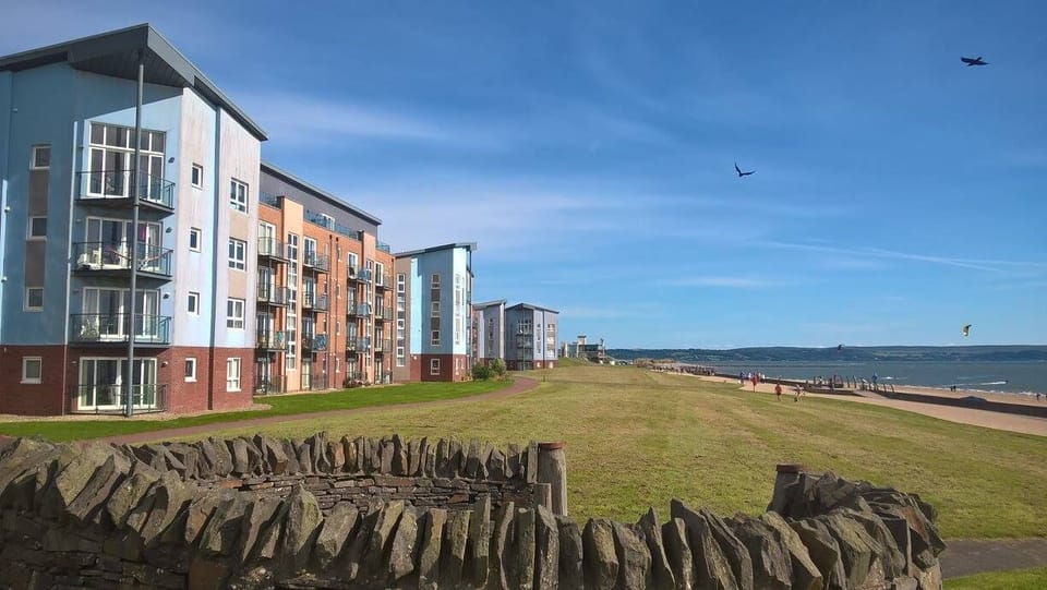 Apartment Complex (Seaside)