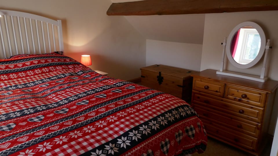 King sized bed with chest of drawers