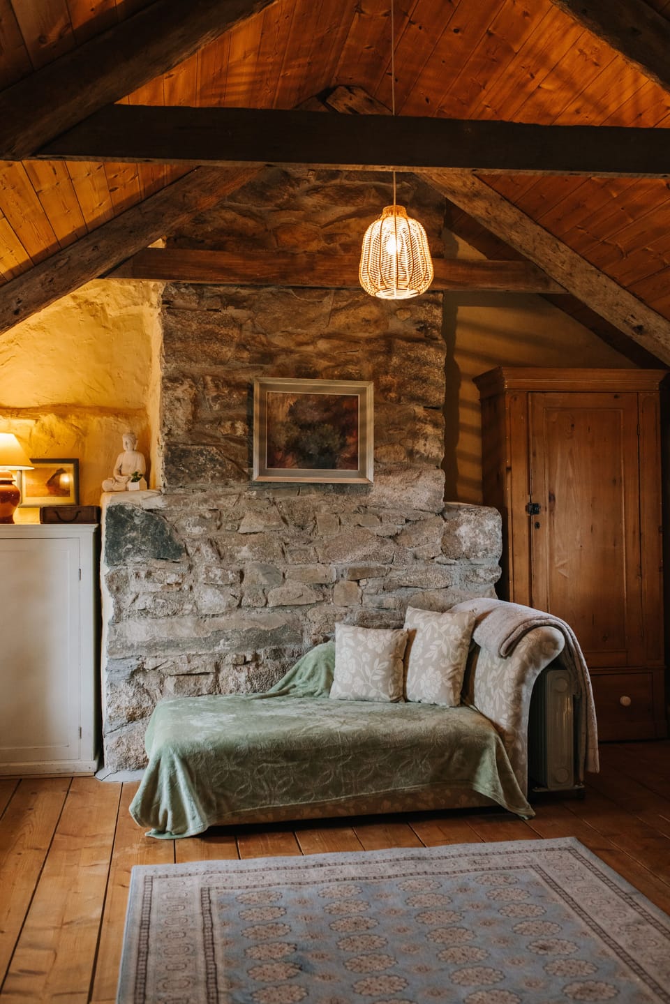 sofa bed and high ceiling 