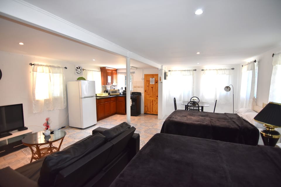 Relax enjoy our fabulous studio apartment a spacious comfortable classy relaxing
