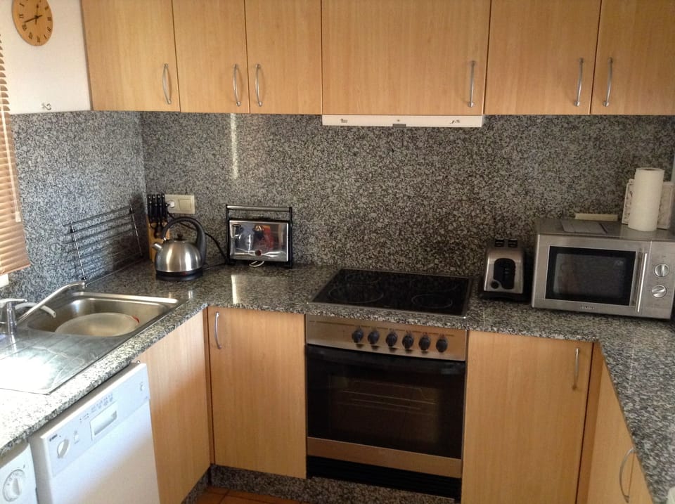 The well equipped kitchen