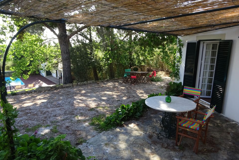 Front terrace (suites)