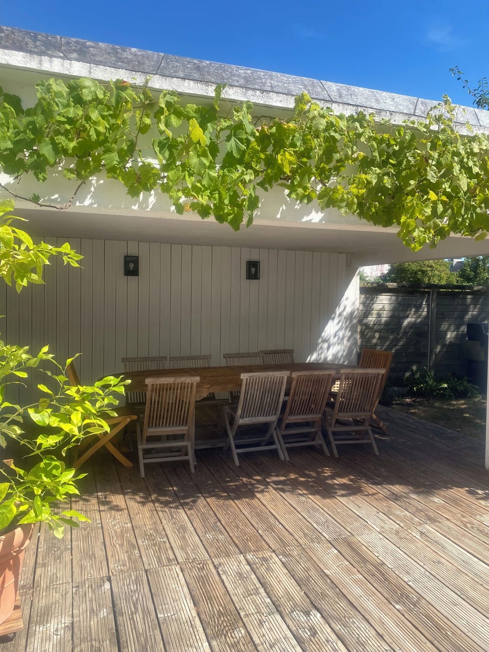 Outdoor dining
