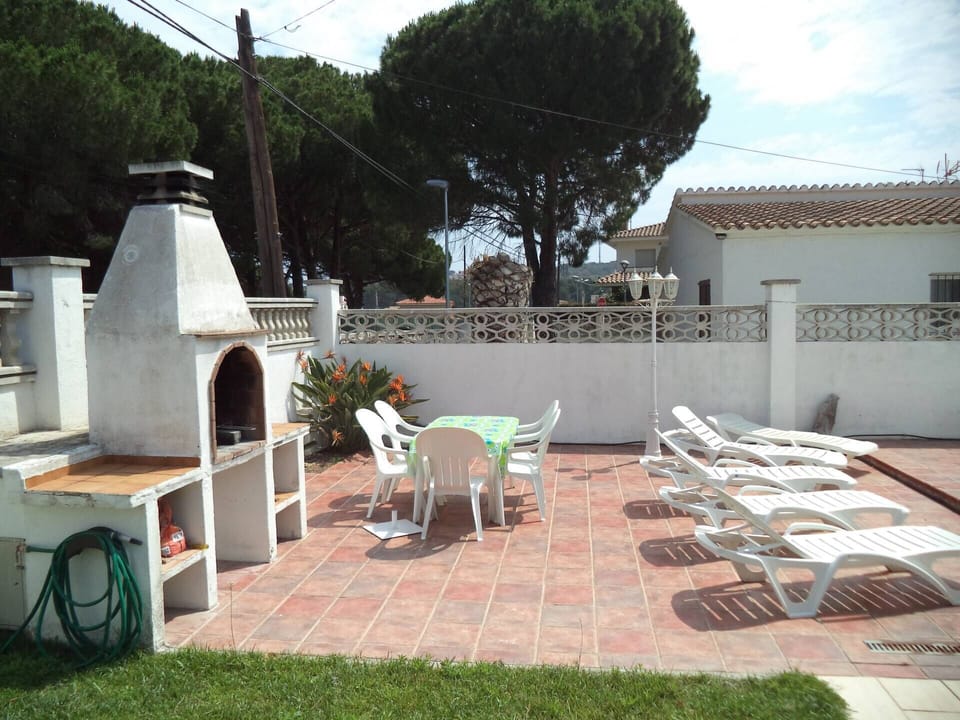 Barbecue and outdoor terrace