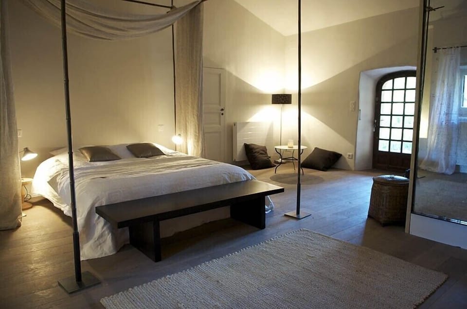 Nacre bedroom