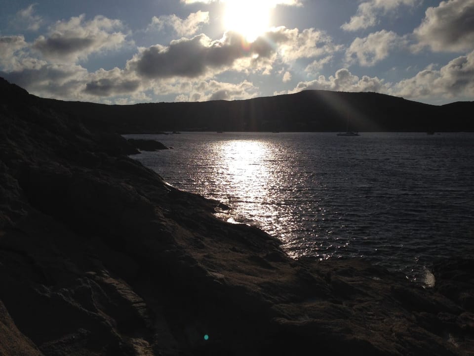 Less than 10 min away on foot: perfect for a drink while watching the sunset