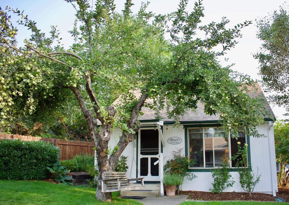 Front Garden of Abigail's Vacation Cottage here in Ashland, Oregon
