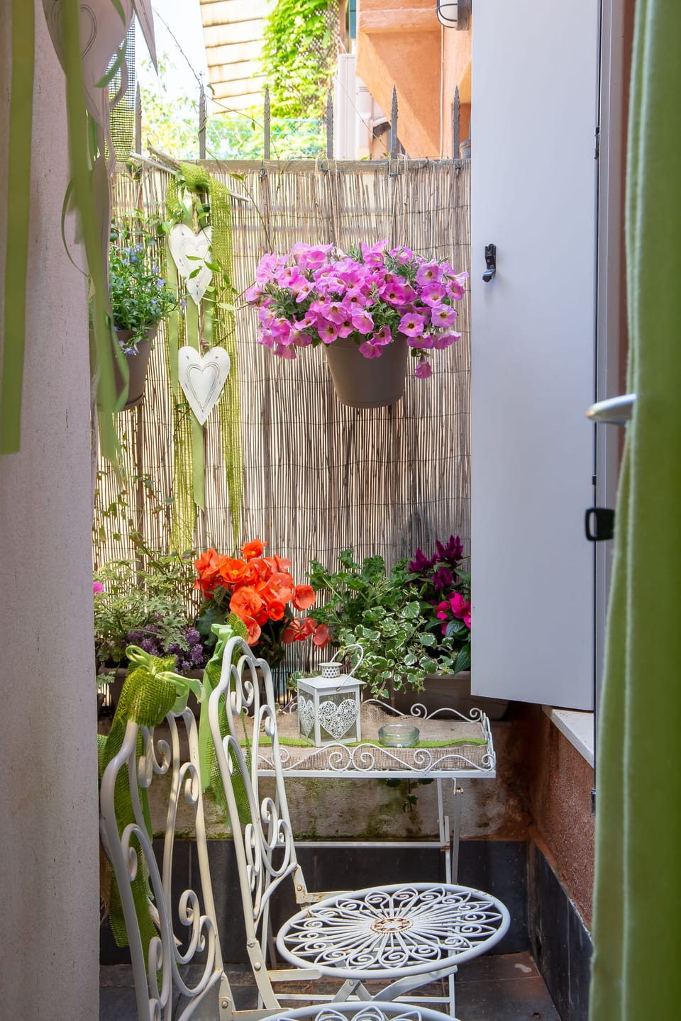 The small courtyard