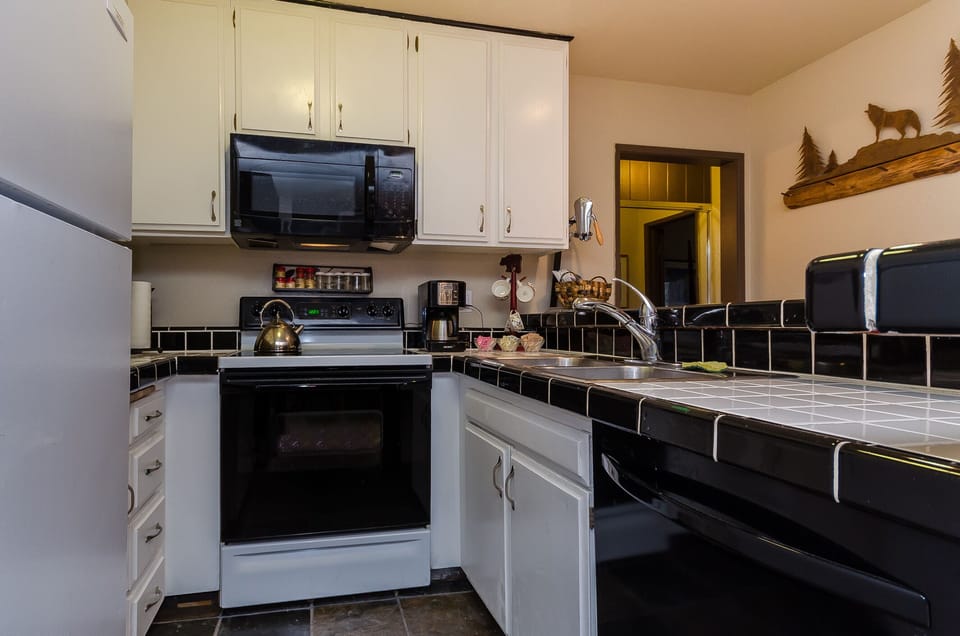 Full Size Kitchen