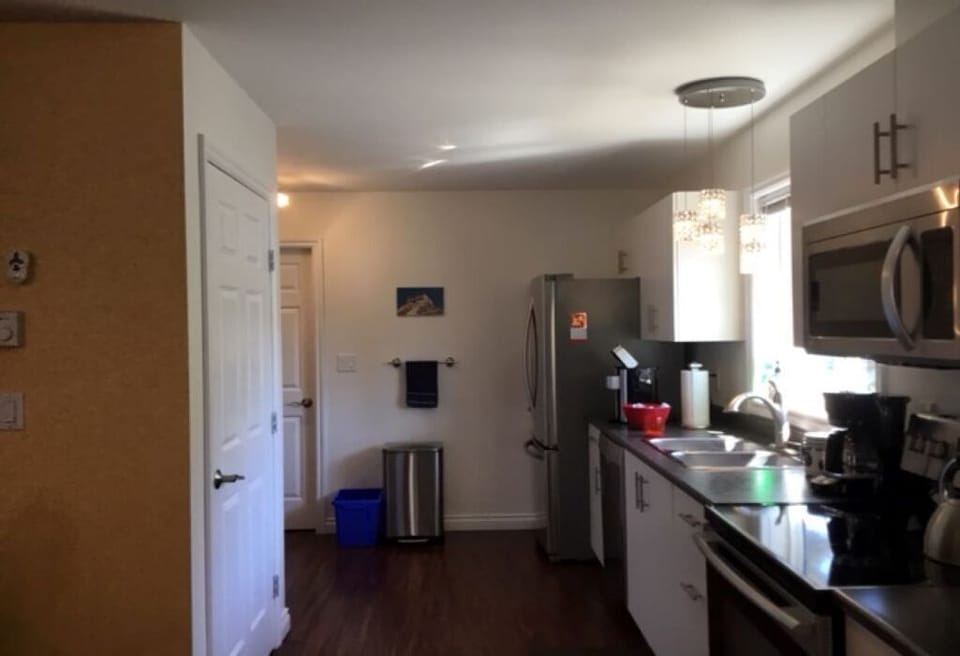 Kitchen area
