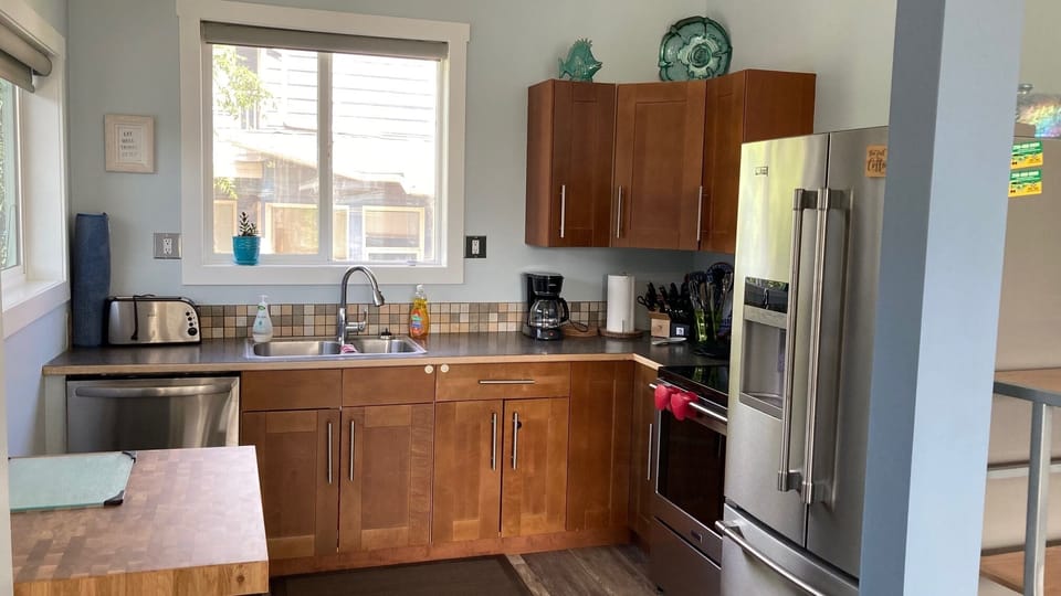 Fully stocked kitchen.