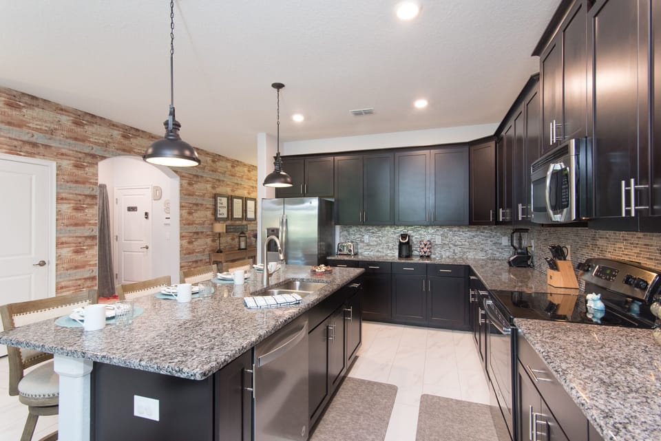 Big kitchen 1