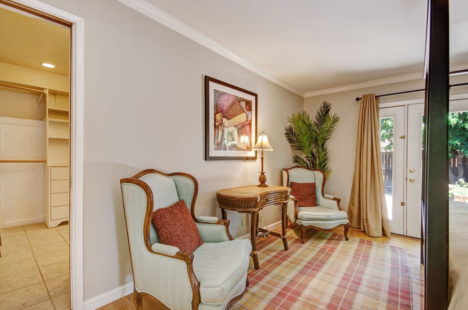 MasterBedroom Desk and Seating Area