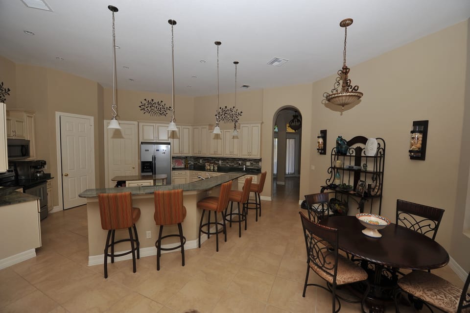 BREAKFAST NOOK