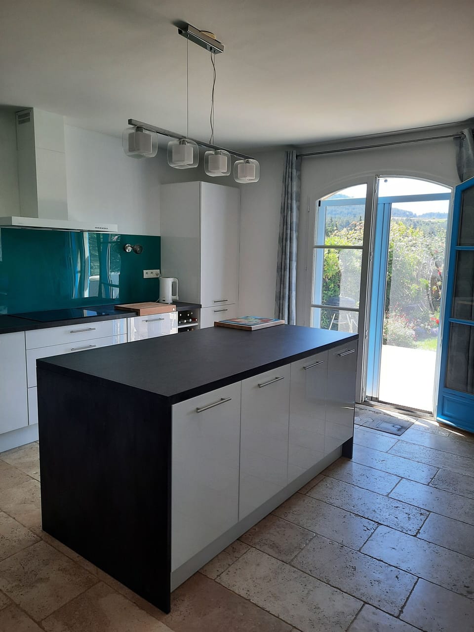 We have a beautiful kitchen with American fridge and all modern conveniences.