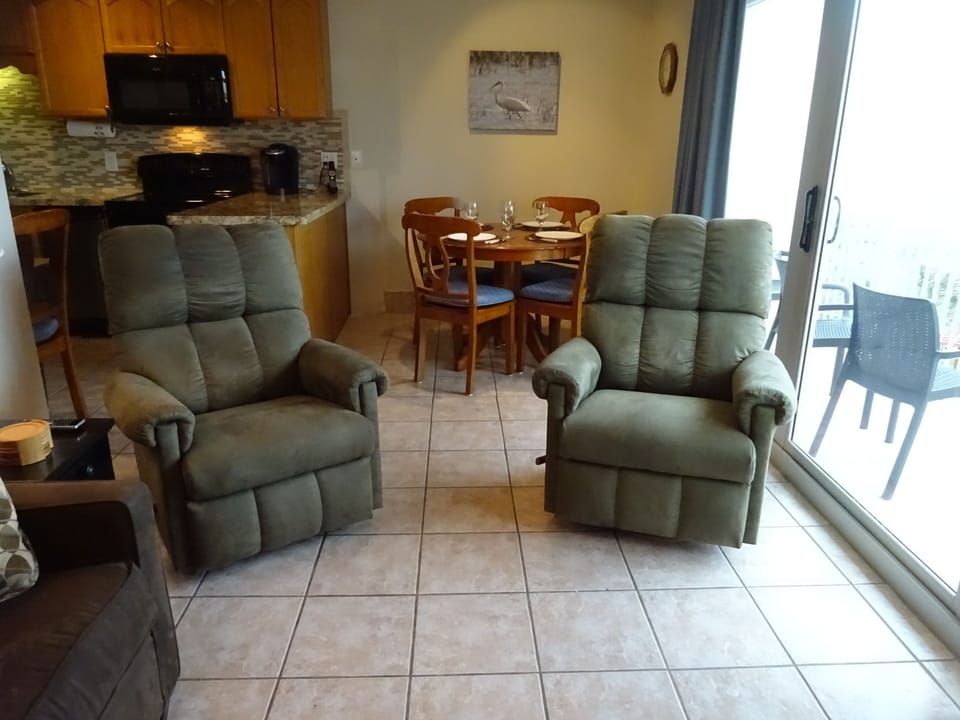 His and Hers Lazy Boy recliners - great for relaxing!