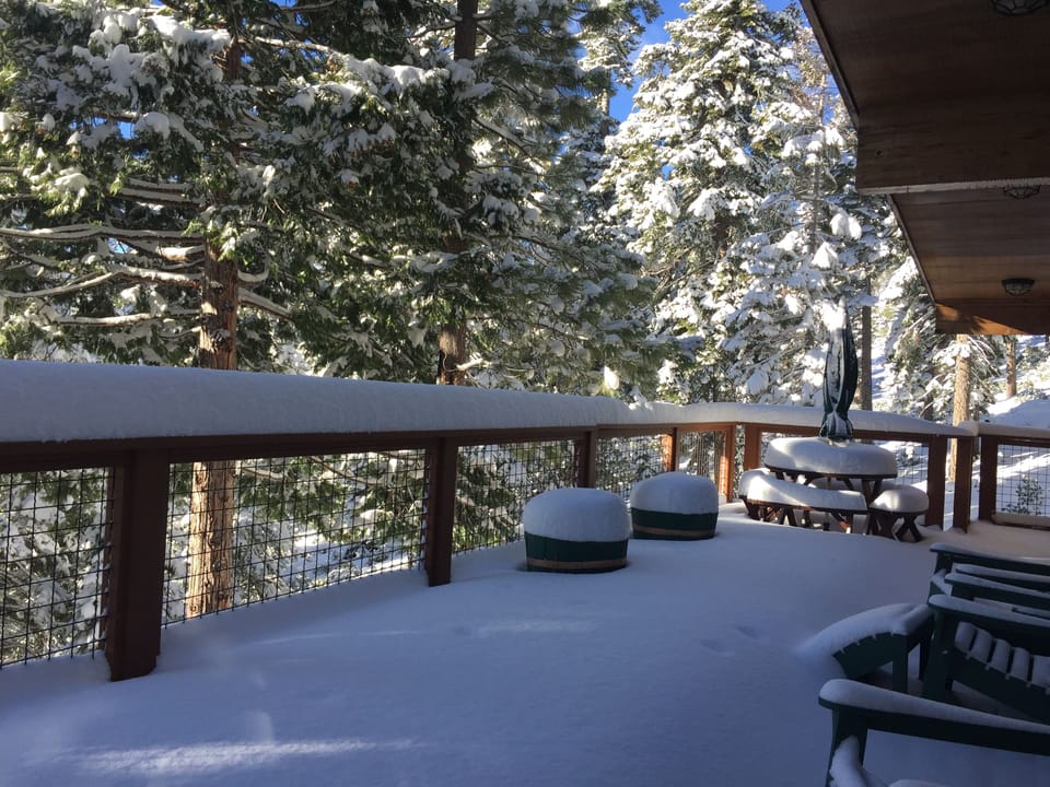 A foot of snow in Thanksgiving 2021