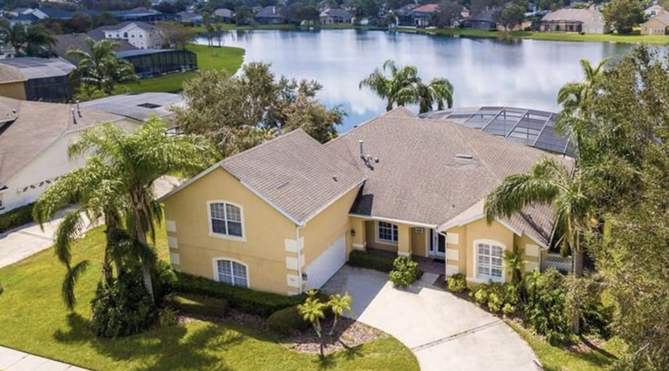 6 Bed, 5 Bath estate Your home away 