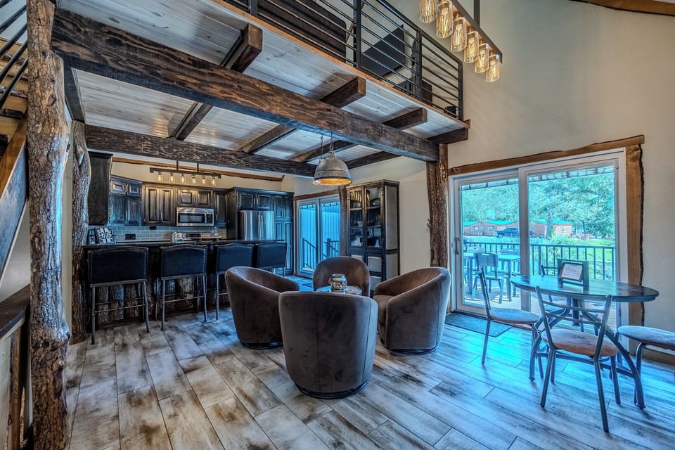 Well-equipped kitchen with Keurig, coffee pot, ice maker, 2sd refrig downstairs.