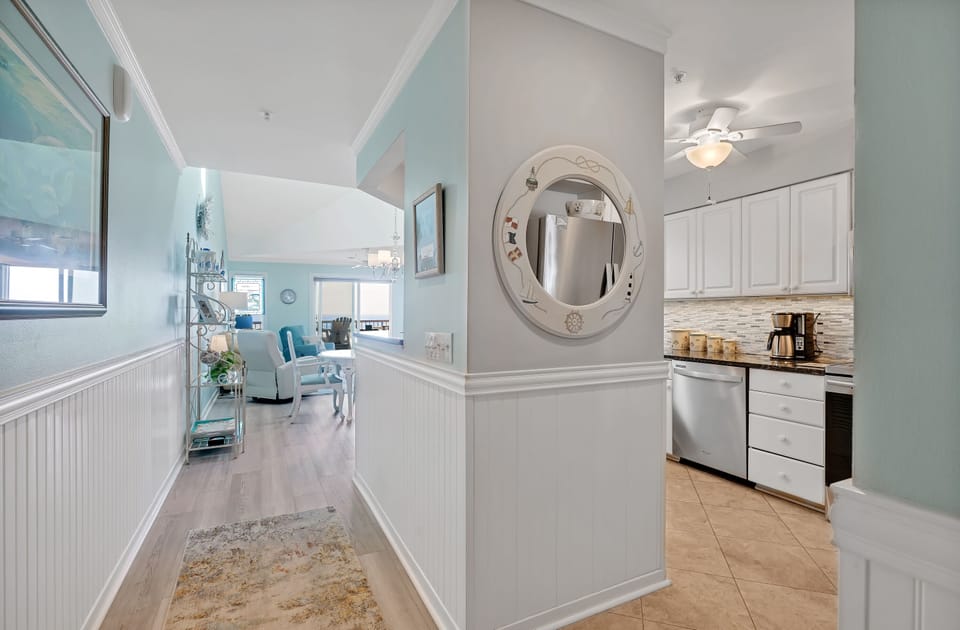 Entrance to kitchen