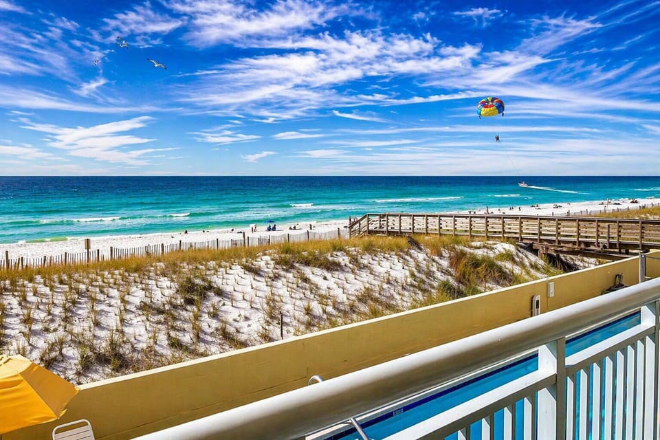 Gorgeous gulffront views that shine all day long.