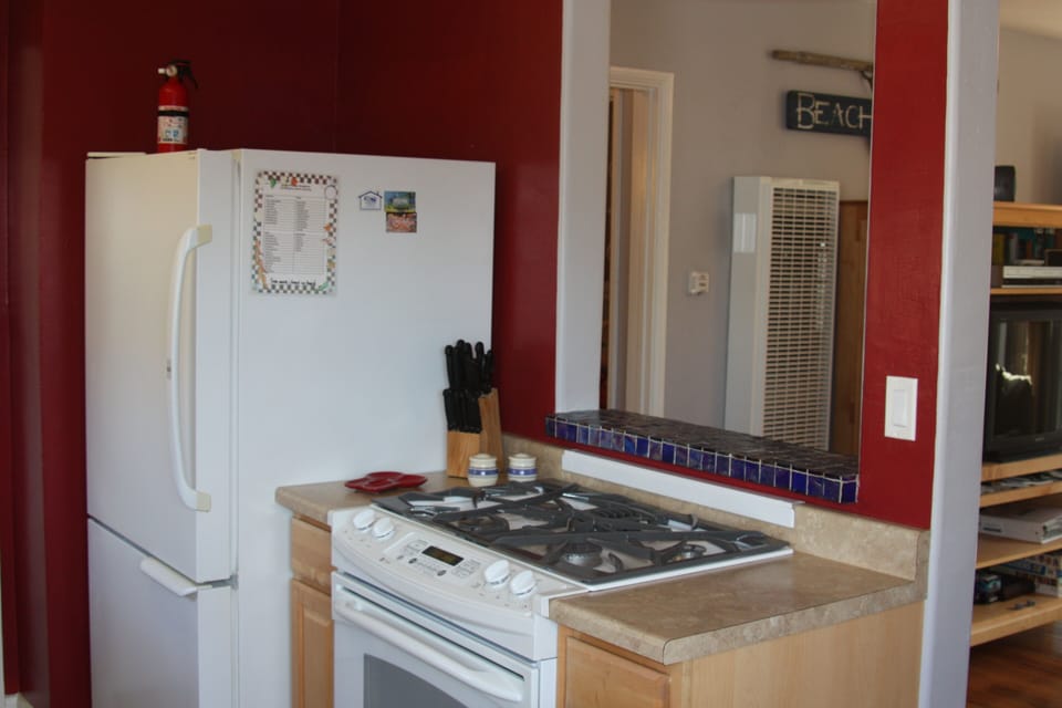 Full Size Appliances, Refrigerator, Gas Range, Dish Washer, Microwave, toaster.