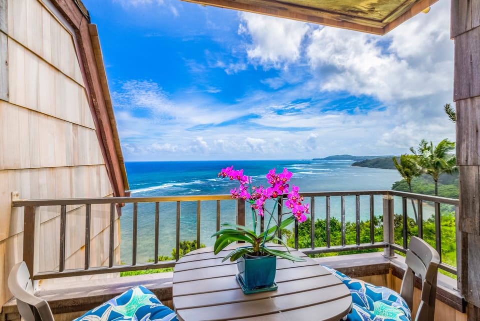 Private Lanai with patio set to take in the sights!