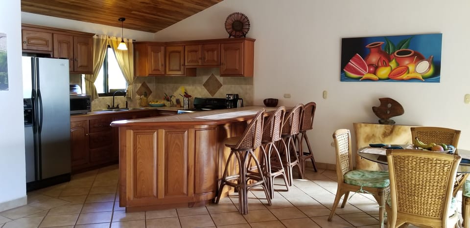 Kitchen/dining area.