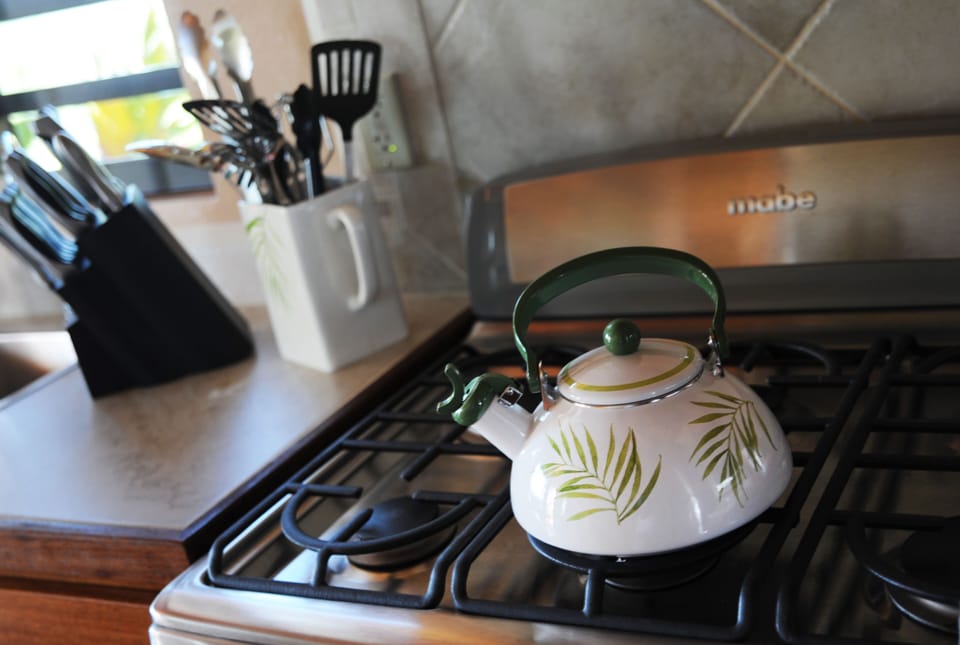 Enjoy the natural light from sunrise to sunset thanks to the many windows!