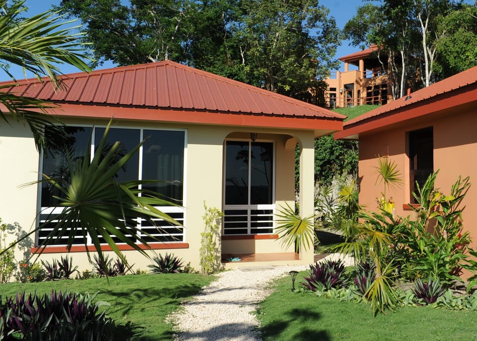 Complete privacy with one way visibility windows for you to enjoy all the views!